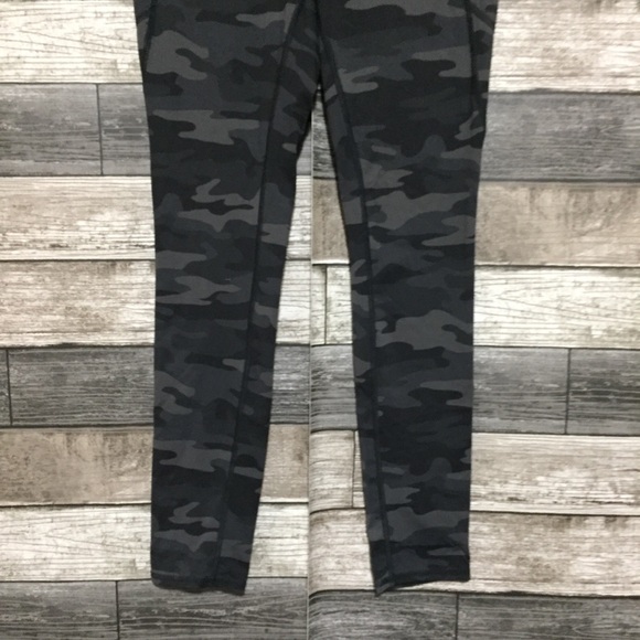 J Jill Fit Performance Leggings Camo Crop Women’s XS Black Gray (Inseam 25) - Picture 6 of 10